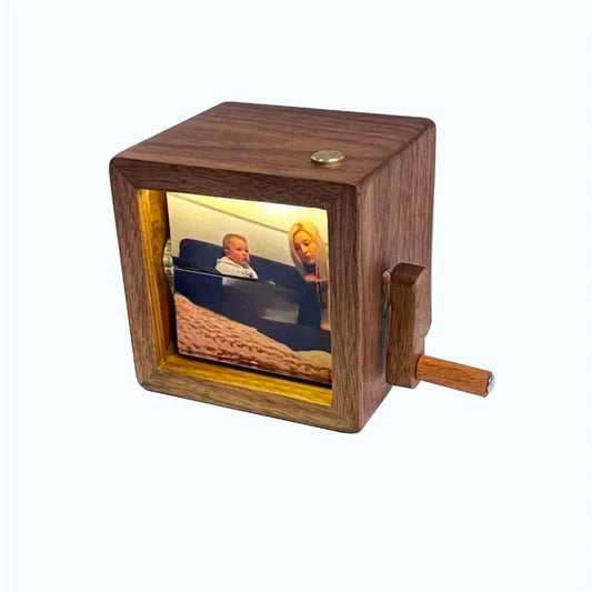 Custom Flip Book Photo Machine in Wooden Cube – 8 Frames